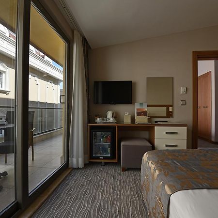 Yasmak Comfort Hotel Истанбул Екстериор снимка
